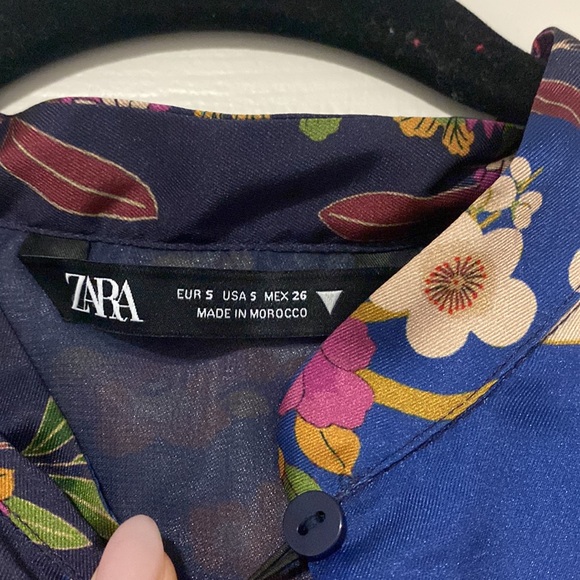 Satin Effect Printed Top - Picture 4 of 5